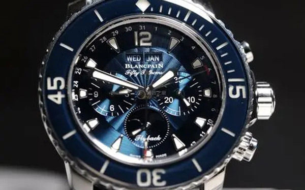 宝珀手表表带掉色如何解决(图) 宝珀手表表带掉色如何解决(图)