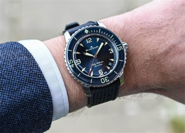 宝珀腕表停走处理办法集锦(图) 宝珀腕表停走处理办法集锦(图)